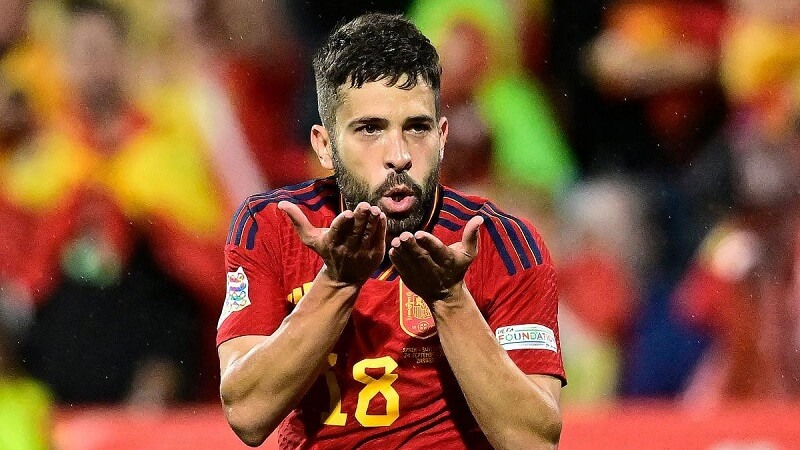 Hậu vệ cánh trái Jordi Alba