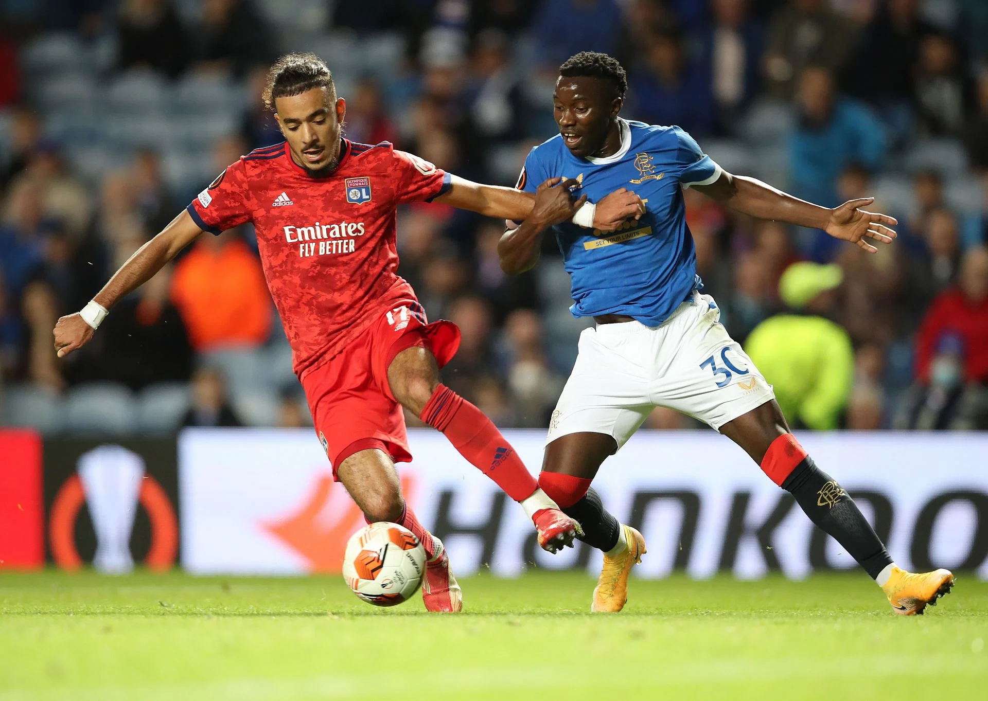 Soi kèo châu Á, kèo chấp Lyon vs Lens